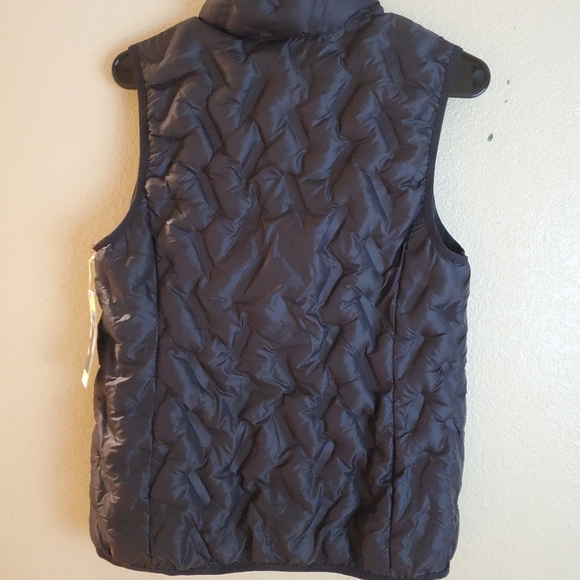 Tangerine Light Weight Puffed Black Vest - Picture 5 of 5